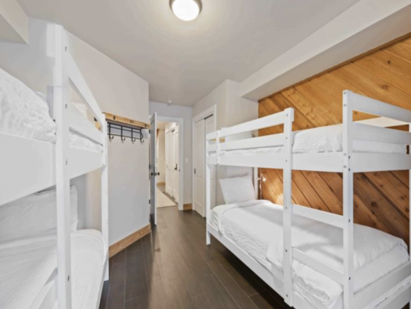 Beaver Creek Luxury Vacation Accommodation 200 Yard to Lift